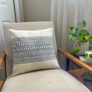 Knit Cotton Pillow 20x20